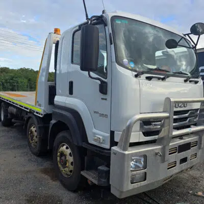 Isuzu FXJ300-350 8x4 Tilt Tray